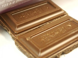 800px-Hersheys_Chocolate 800px-Hersheys_Chocolate